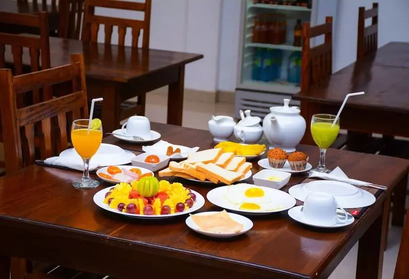Hotelli Sea View Tourist Inn