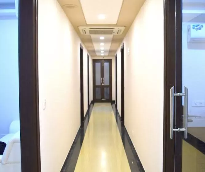 هتل Tara Palace Daryaganj