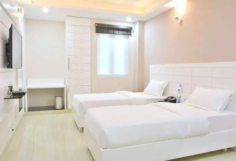 هتل Tara Palace Daryaganj