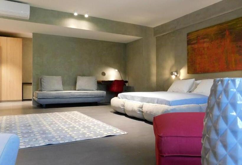 بنسيون 101 Adrianou Apartments