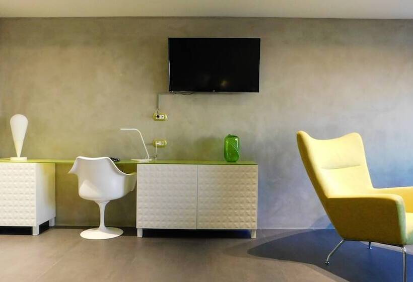 بنسيون 101 Adrianou Apartments