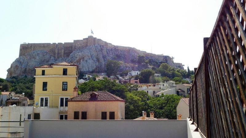 بنسيون 101 Adrianou Apartments