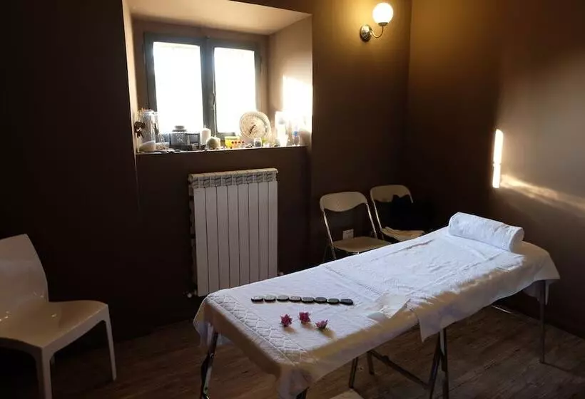 Majatalo La Rocca Guest House & Spa