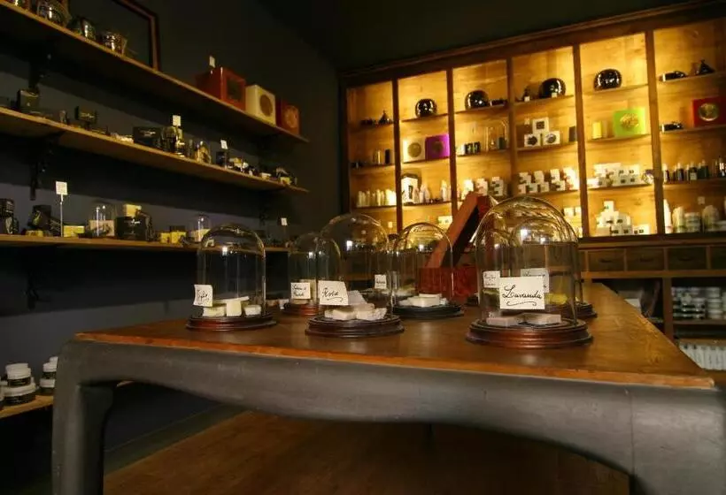 Majatalo La Rocca Guest House & Spa