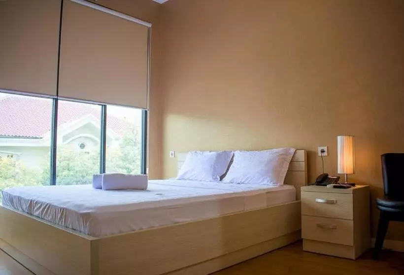 ペンション W Home Express Tebet