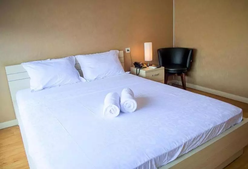 ペンション W Home Express Tebet