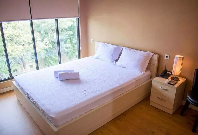 ペンション W Home Express Tebet