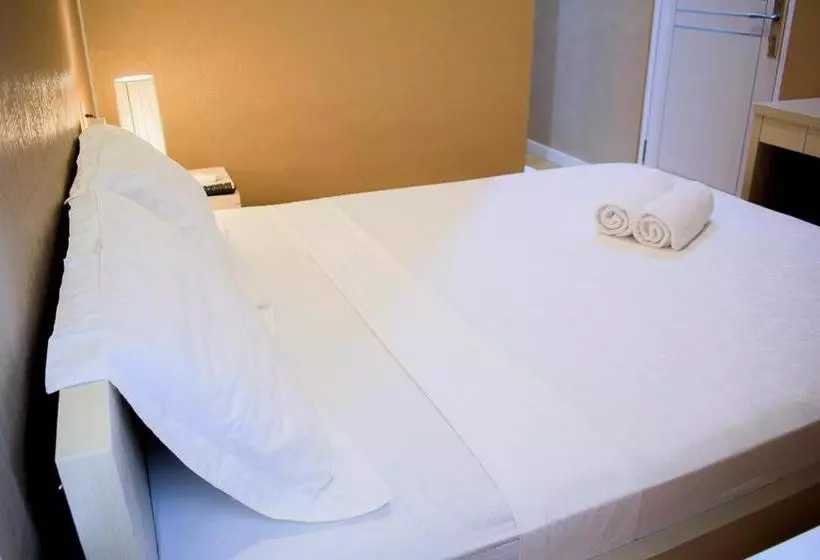 ペンション W Home Express Tebet