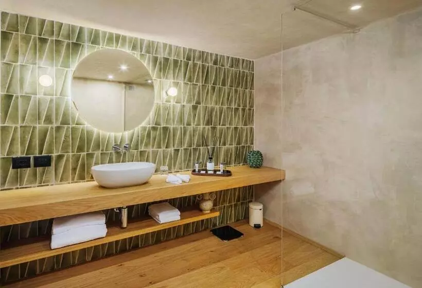 Villa Riviera Resort