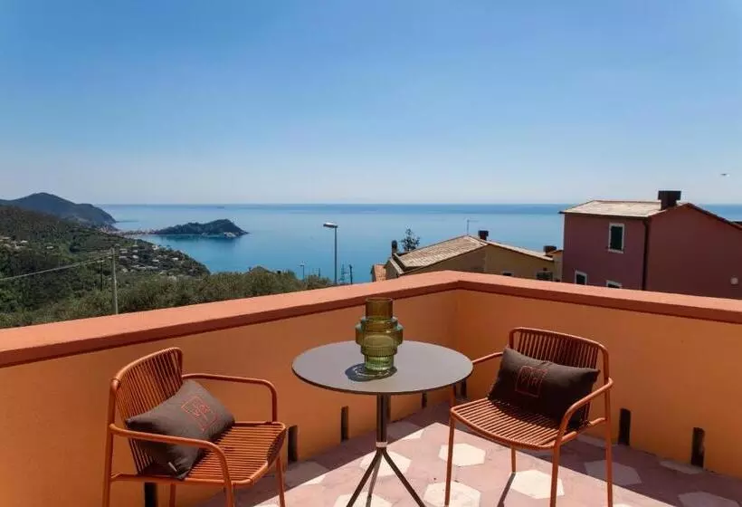 Villa Riviera Resort