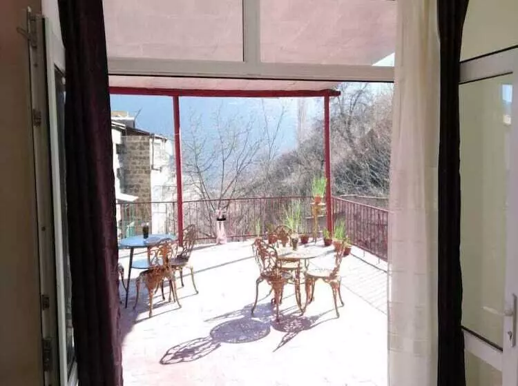 هاستل In Alaverdi