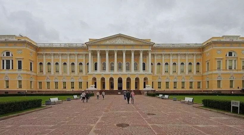 هتل Adams House