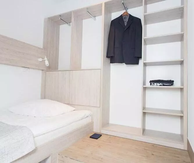 ホテル Hostel Kampus
