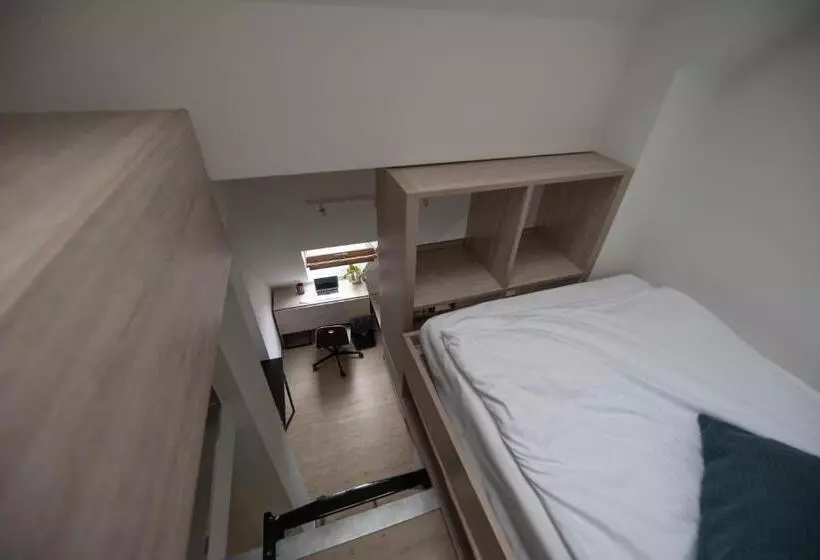 ホテル Hostel Kampus