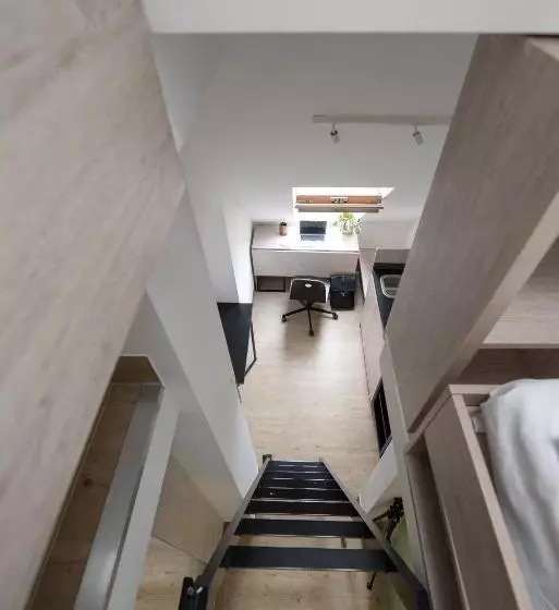 ホテル Hostel Kampus