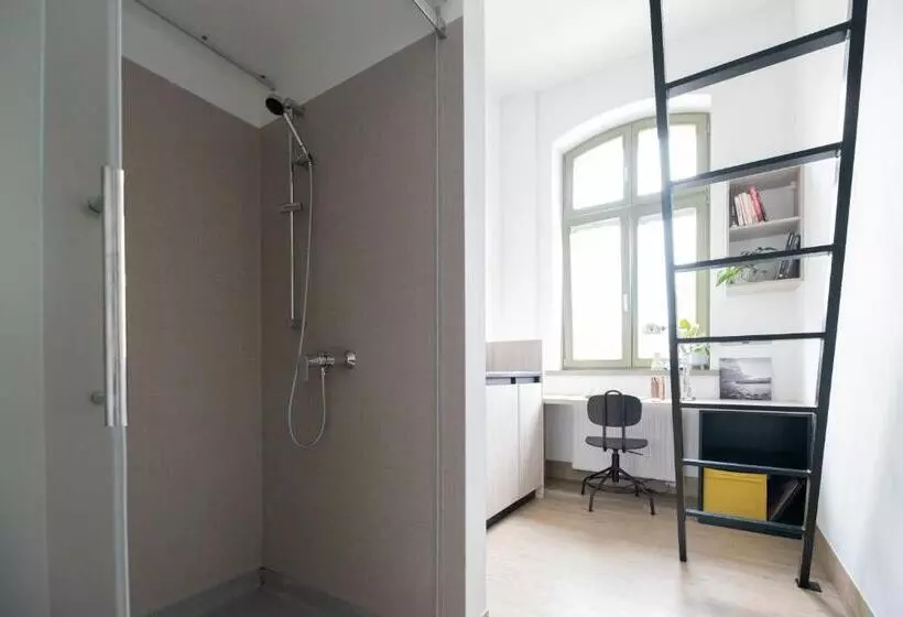 ホテル Hostel Kampus
