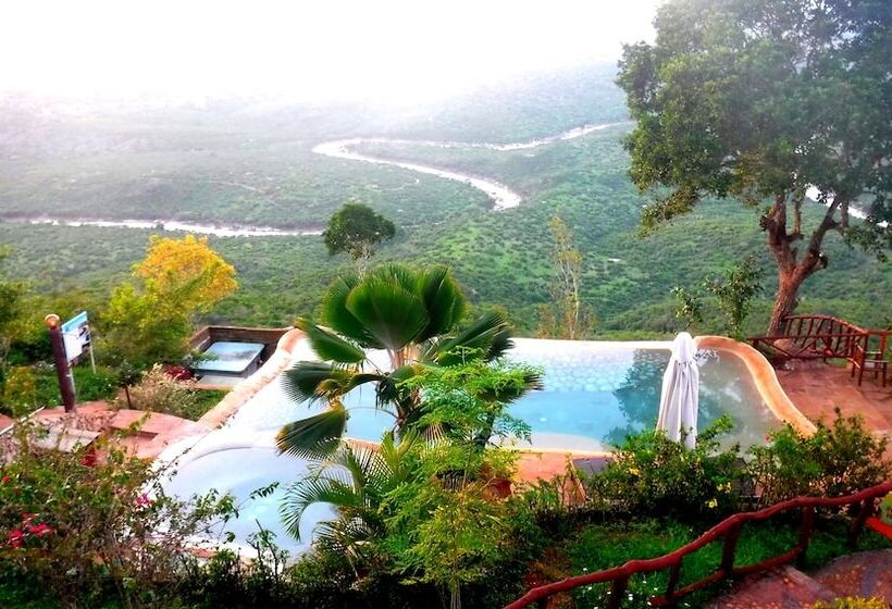 هتل Shimba Green Lodge