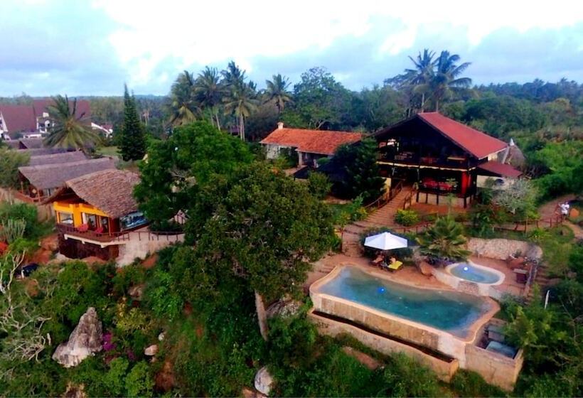 هتل Shimba Green Lodge