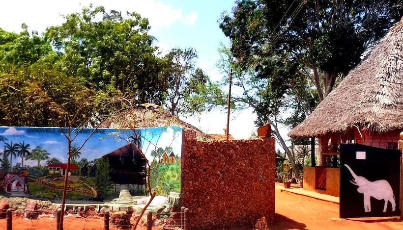 هتل Shimba Green Lodge