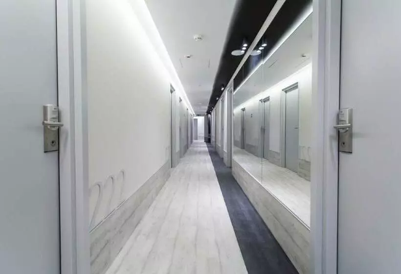 ホテル Hostel Kampus