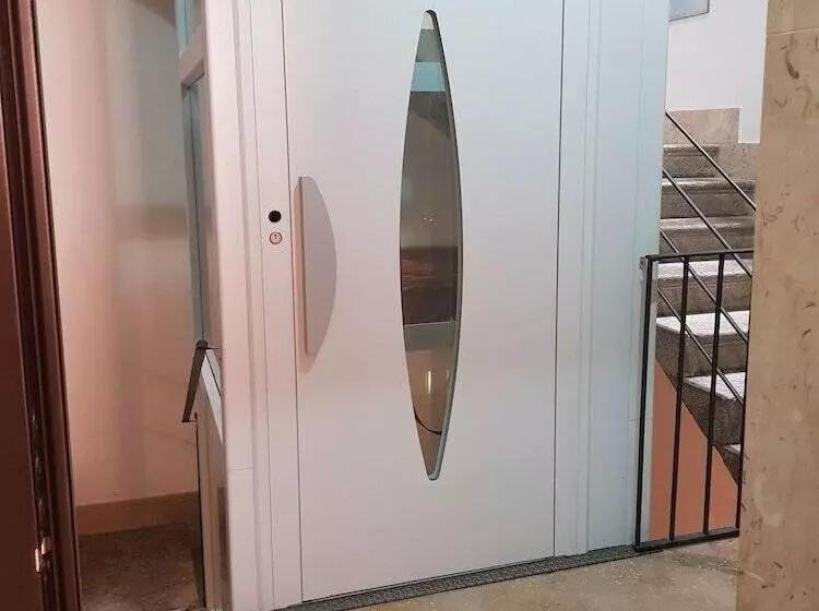 تختخواب و صبحانه La Trinacria Rooms