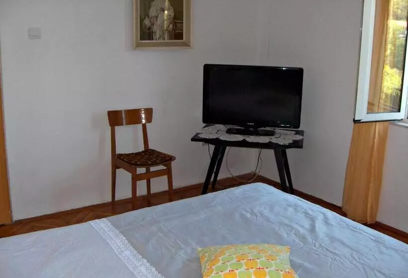 Majatalo Guest House Roza