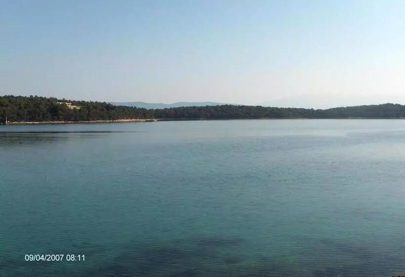 Majatalo Guest House Roza