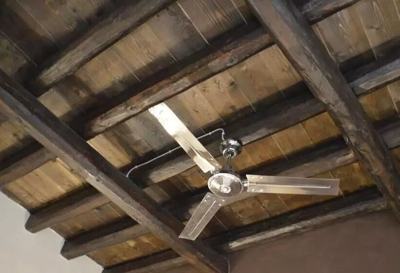 تختخواب و صبحانه White House