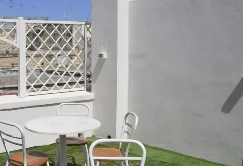 تختخواب و صبحانه White House