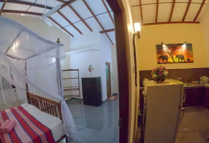 Girilena Guest House