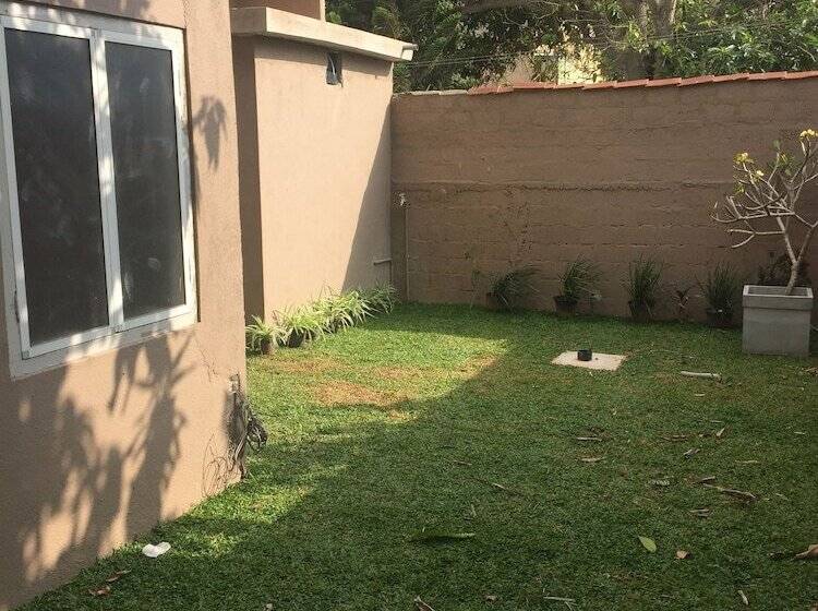 酒店 Boots Travelers Lodge