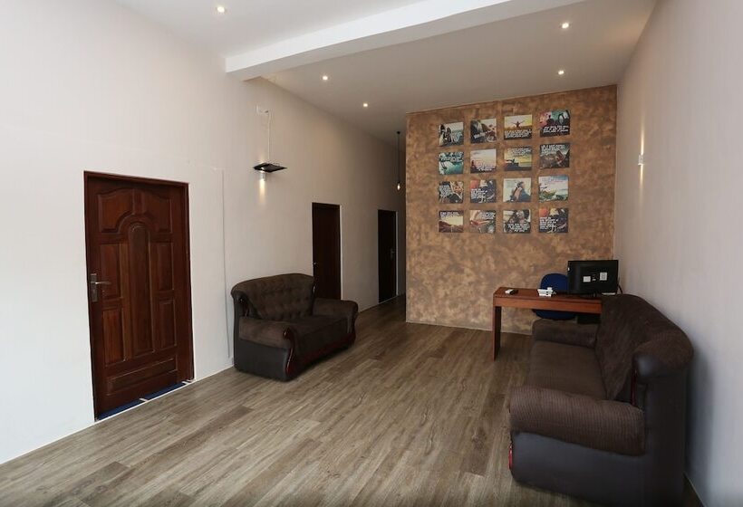 酒店 Boots Travelers Lodge