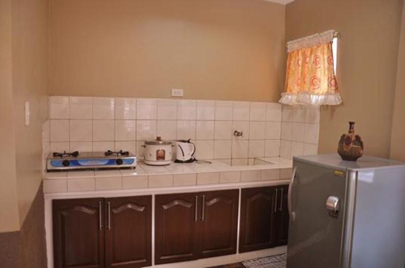 בית מלון כפרי Roy's Cabin Suites