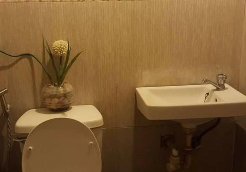 בית מלון כפרי Roy's Cabin Suites