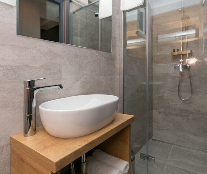 פנסיון Ora Luxury Rooms