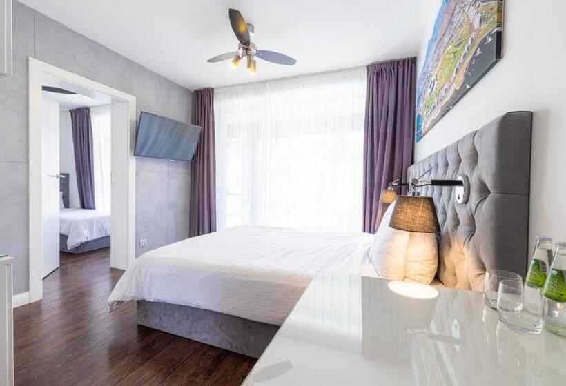 Port 21 Pura Pool & Design Hotel Adults Only