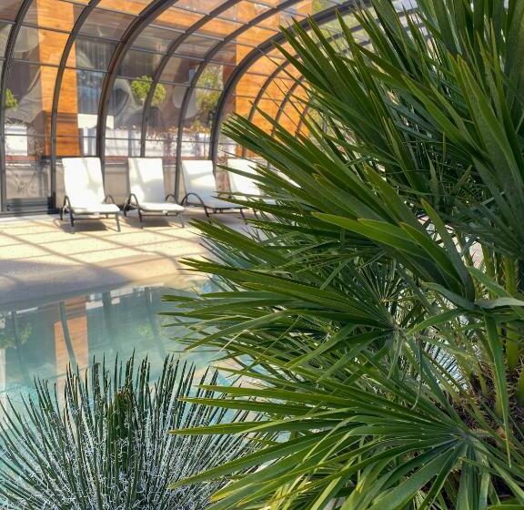 Port 21 Pura Pool & Design Hotel Adults Only