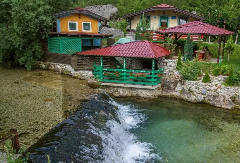 リゾートホテル Eko Selo Raj U Raju