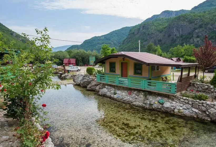 リゾートホテル Eko Selo Raj U Raju