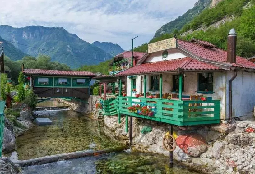 リゾートホテル Eko Selo Raj U Raju