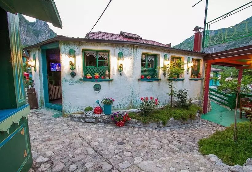 リゾートホテル Eko Selo Raj U Raju