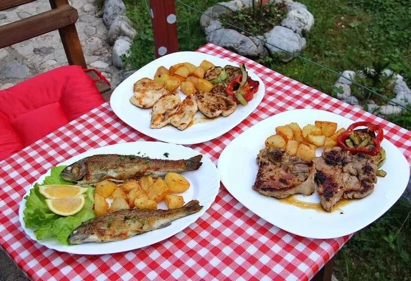 リゾートホテル Eko Selo Raj U Raju