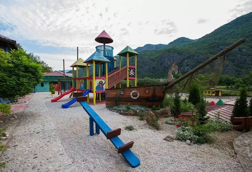 リゾートホテル Eko Selo Raj U Raju