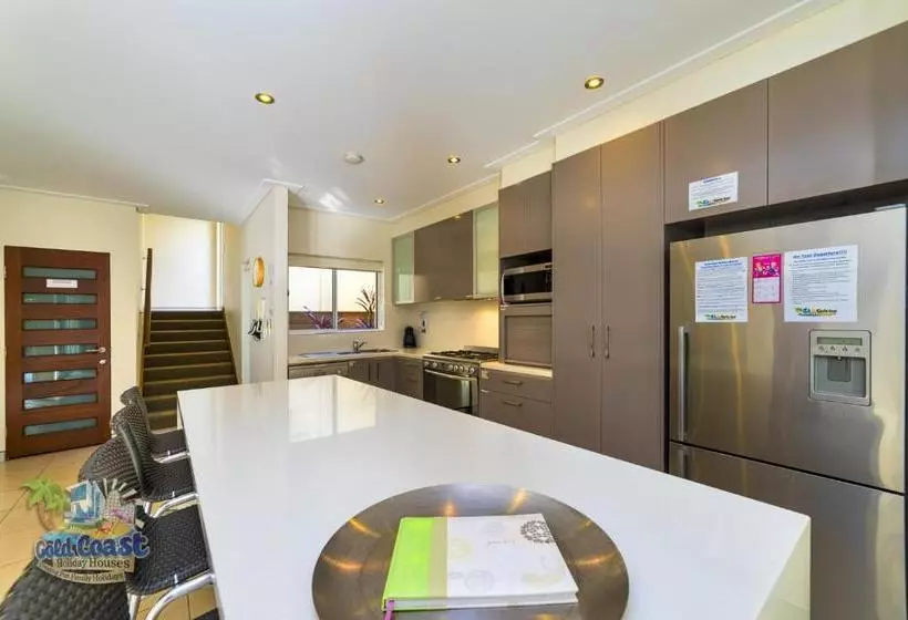 Bayhill Manor In Sanctuary Cove