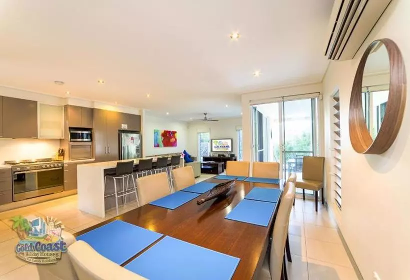 Bayhill Manor In Sanctuary Cove