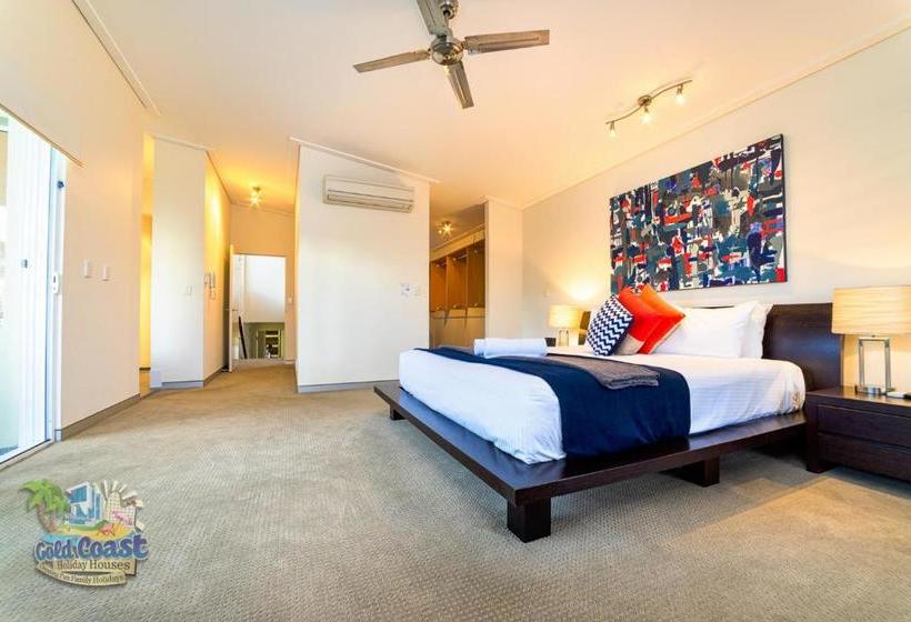 Bayhill Manor In Sanctuary Cove