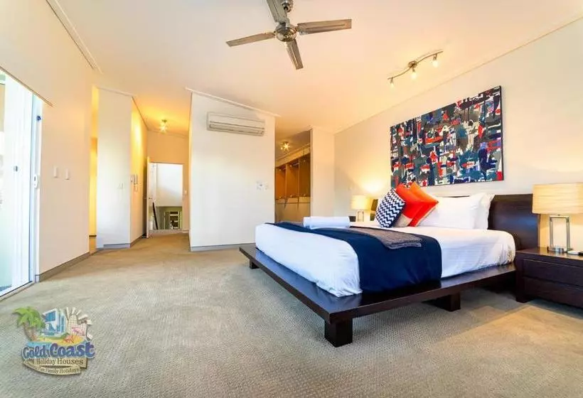 Bayhill Manor In Sanctuary Cove