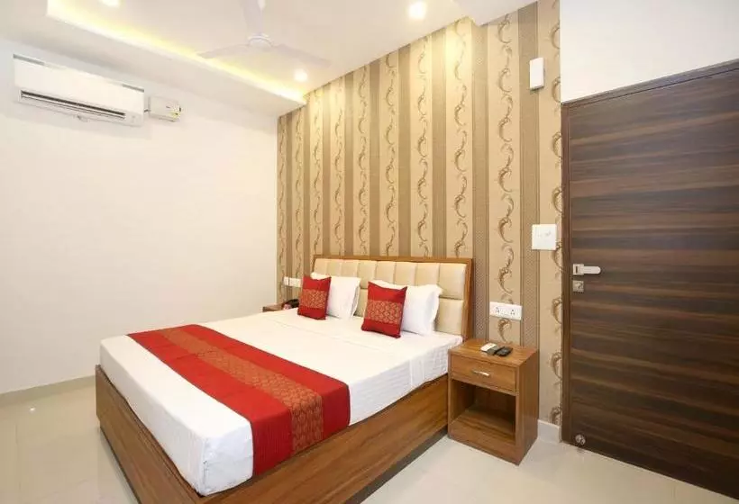 ホテル Pearl Wood By Oyo Rooms