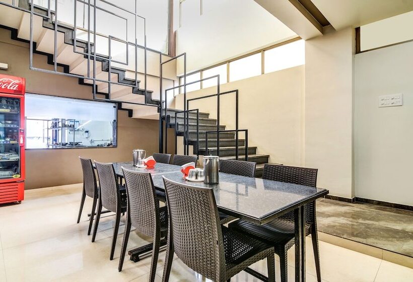 Отель Treebo Shree Sai Suites