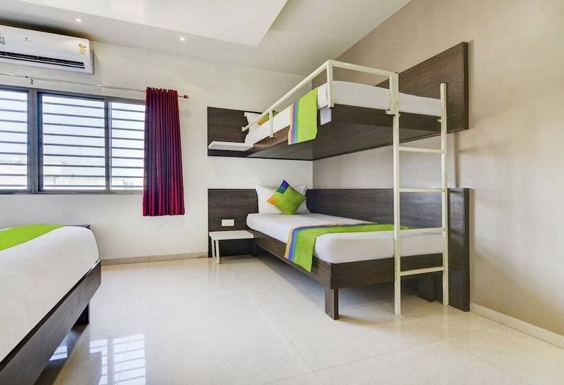 Отель Treebo Shree Sai Suites